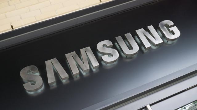 <b>MediaTek confirmă colaborarea cu Samsung în premieră; Un oficial chinez scapă porumbelul pe fondul unei întrebări legate de Note 7</b>Cu doar câteva ore în urmă aflam detaliile complete despre procesorul flagship al celor de la MediaTek şi anume Helio X30. Acum avem o descoperire şi mai importantă şi anume faptul că Samsung este unul dintre clienţii MediaTek.