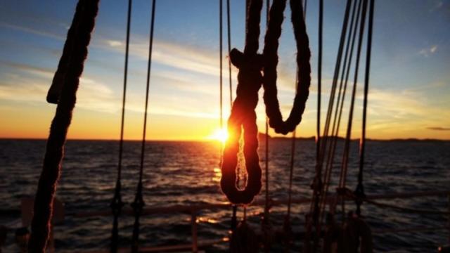 <b>Xiaomi Mi 5S are numele confirmat oficial, împreună cu faptul că va veni cu cameră duală; Vedem şi benchmarkul său AnTuTu în teaser</b>Cu toate că anterior apăreau pe web informații potrivit cărora Xiaomi nu pregătește un smartphone denumit Mi 5s, iată că acum chiar producătorul confirmă existența și numele acestui handset. Odată cu acest detaliu, compania încarcă pe platforma Weibo