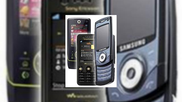 <b>Sony W660i, Motorola Z8 si Samsung U700 vor fi lansate in Anglia in Iunie</b>Un trio de noi telefoane, Sony Ericsson W660i, Motorola Z8 si Samsung U700 vor ateriza in magazinele din marea Britanie in luna Iunie, Vodafone deja afisandu-le pe paginile sale "In curand ". Cu camere de 2, 2 si respectiv 3.2-megapixel, nici unul dintre...