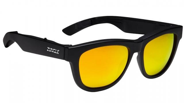 <b>Zungle este o pereche de ochelari cool, care funcţionează ca player muzical ce transmite sunetul prin vibraţii</b>Zungle este numele unui nou proiect de pe platforma de crowdfunding Indiegogo - denumire purtată de către o pereche de ochelari cool ce funcționează pe post de MP3 Player. Interesant la aceștia este faptul că beneficiem de 