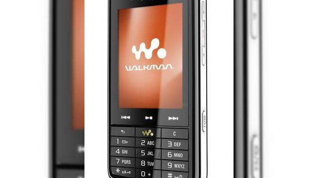 <b>Sony Ericsson W960 - 8000 de melodii, 9GB spatiu de stocare</b>Celebra serie Walkman de la Sony Ericsson va implini in curand 2 ani, iar vanzarile continua sa creasca, ajungand deja la suma de 26.5 milioane de unitati, si asta doar in cazul acestei serii. W960 reprezinta o combinatie intre un telefon UMTS slim si un...