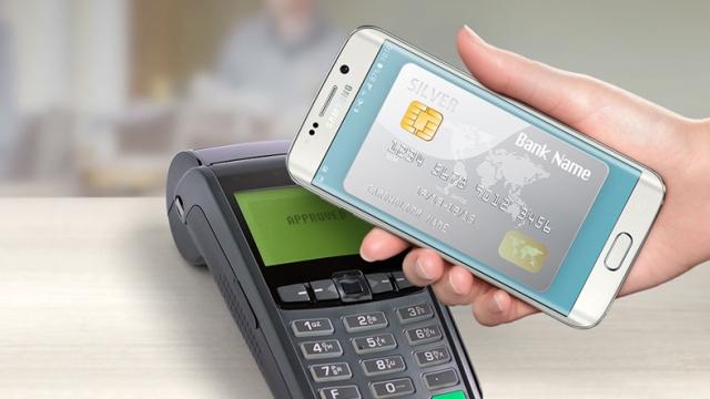 <b>Autorităţile avertizează cu privire la fraude în cazul plăţilor Android tap and go</b>Plățile de tip tap-and-go realizate cu mobilul pot fi la rândul lor considerate drept riscante, motiv pentru care autoritățile avertizează utilizatorii la posibile fraude ce pot apărea. Se pare că în majoritatea cazurilor sunt utilizate modele Android în