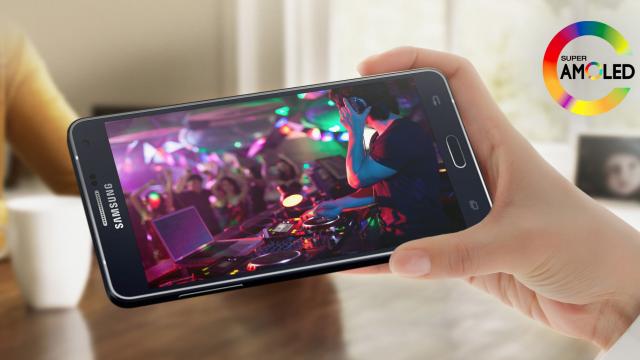 <b>Samsung Galaxy A7 este actualizat la Android Marshmallow în Europa</b>De astăzi, utilizatorii europeni ai phablet-ului Samsung Galaxy A7 pot instala noua versiune OS ce sosește via OTA - și anume release-ul Android 6.0.1 Marshmallow. Acesta aduce câteva modificări binevenite la capitolul experiență de utilizare și 