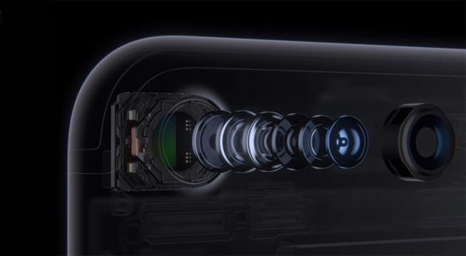 <b>iPhone 7 primeşte un test de cameră detaliat de la DXOMark: stabilizare bună la filmare, dynamic range excelent, ceva imperfecţiuni cu focalizarea</b>Ei bine iată că iPhone 7 ajunge acum și pe mâinile experților de la DxOmark, echipă ce a pus la treabă noul senzor de 12 megapixeli actualizat. În mare parte, aceștia au o părere bună despre camera lui iPhone 7, dar nu ezistă să bage de seamp și faptul că