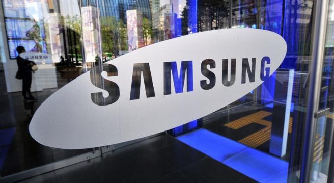 <b>Televiziunea de stat chineză atacă Samsung pentru "modul arogant" în care a tratat problemele lui Galaxy Note 7</b>Scandalul bateriilor explozive aflate la interiorul phablet-urilor Note 7 nu putea fi trecut cu vederea de către chinezi, popor rival al sud-coreenilor ce a decis să critice Samsung chiar la televiziunea publică. Aceștia se leagă de faptul că Sammy nu 