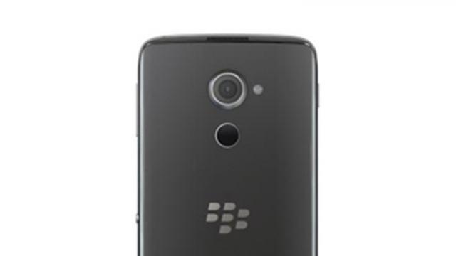 <b>BlackBerry DTEK60 ajunge la precomandă, fără să primească o lansare oficială; Costă 533 dolari</b>Deși nu ne așteptam la acest lucru, iată că smartphone-ul BlackBerry DTEK60 ajunge de acum la precomandă - în situația în care canadienii nici nu au anunțat oficial noul dispozitiv. Acesta este la bază un TCL 950, fiind vorba încă o dată despre un 