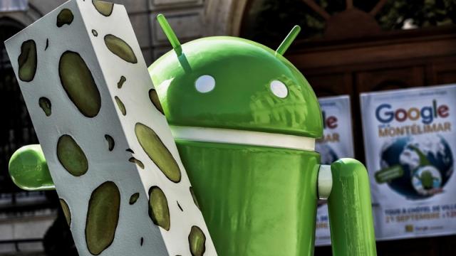 <b>Comisia Europeană pregăteşte amenzi uriaşe pentru Google, legate de aplicaţiile preinstalate pe Android</b>Aplicațiile numeroase preinstalate pe terminalele Android, așa-numitul bloatware a ajuns și pe ordinea de zi a Comisiei Europene. Se pare că se pregătesc amenzi uriașe pentru Google, detaliu despre care aflăm astăzi prin intermediul unui raport marca