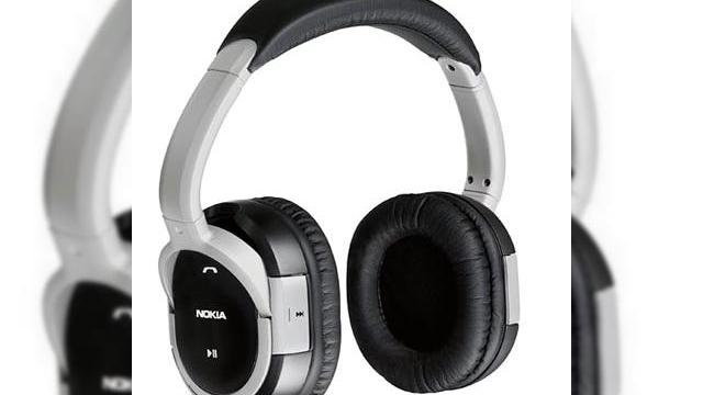 <b>Nokia rasfata melomanii cu headset-ul stereo BH-604</b>Headset-ul stereo BH-604 Bluetooth de la Nokia, vizeaza melomanii, oferind o calitate audio excelenta Hi-Fi intr-o pereche de casti confortabile. Un trio de taste media (Play/Pause/Stop, Derulare Inainte, si Derulare Inapoi) va asigura controlul asupra...