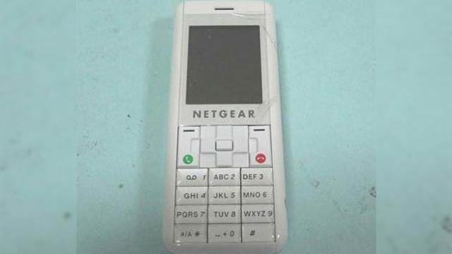 <b>Netgear pregateste a doua generatie de telefoane Skype Wi-Fi</b>Netgear are aprobarea pentru ceea ce pare a fi a doua generatie de telefoane Skype WiFi a companiei. In afara de faptul ca noul telefon se va numi SPH200W, care are mari sanse sa depaseasca prima generatie SPH101, nu sunt prea multe informatii...