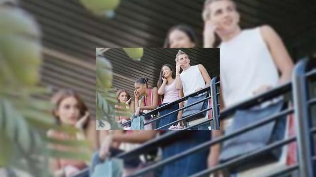 <b>Telefoanele mobile, mai bune decat sexul, pentru britanici</b>Un studiu recent efectuat de Carphone Warehouse a dovedit ca tinerii britanici ar prefera sa renunte la sex, decat la telefoanele lor superdotate. Majoritatea repondentilor cu varste cuprinse intre 16 si 24 de ani ar prefera sa renunte la alcool,...