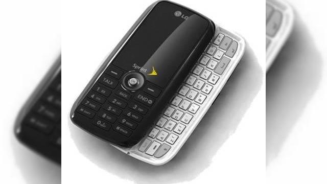 <b>LG si Sprint pregatesc un nou slider</b>Dupa avalansa de terminale dotate cu touchscreen, in frunte cu iPhone si HTC Touch, vestile despre noi telefoane dotate cu tastaturi QWERTY nu pot decat sa incante fanii acestor terminale. Nu exista inca un handset dotat cu tastatura complet QWERTY, care...