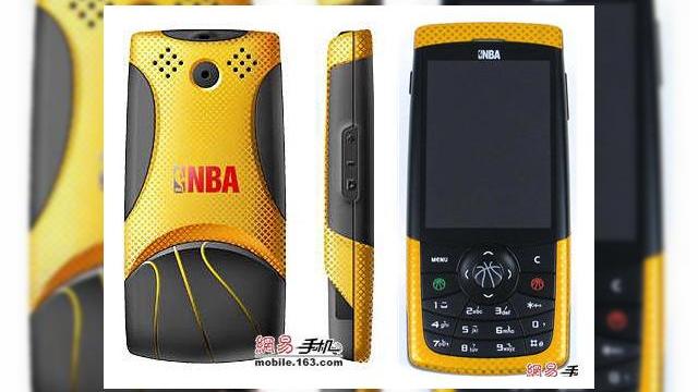 <b>N111, telefonul NBA</b>Cu toate brandingurile din ultima vreme, de la Hummer pana la Prada ne indreptam spre o piata unde fiecare brand va avea propriul model de telefon. In afara de butoanele plasate sub displayul terminalului, care aduc cu forma unei mingi de baschet,...