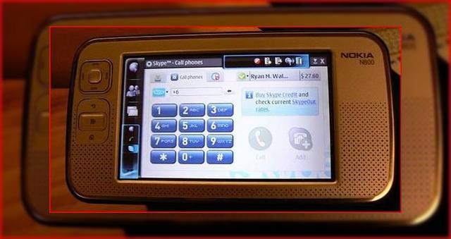 <b>Nokia N800 Internet Tablet suporta si Skype</b>Atunci cand Nokia N800 Internet tablet a fost anuntat la inceputul acestui an, am stiut ca ar putea fi destul de revolutionar. Desi stiam ca are un WiFi integrat, nimeni nu a reusise sa realizeze o convorbire Skype de pe telefon. Cel putin pana acum. Dupa...