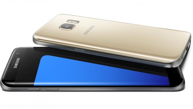 <b>Cererea pentru Samsung Galaxy S7 creşte pe fondul returnărilor de unităţi Note 7 şi alegerea lui S7 ca model de schimb</b>Pe fondul returnărilor modelelor Galaxy Note 7, iată că Samsung înregistrează o creștere a cererii pentru terminalele Galaxy S7 și S7 Edge, și asta pentru că utilizatorii phablet-ului amintit aici pot opta fie pentru primirea banilor înapoi, fie pentru 