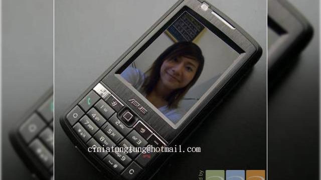 <b>Detalii despre Asus P750</b>Astazi facem cunostinta cu telefonul Asus P750, care, conform surselor, nu va fi un smartphone in toata puterea cuvantului, ruland o versiune touchscreen a sistemului de operare Windows Mobile Professional. Acest Asus are specificatii tehnice de top,...