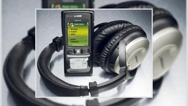 <b>Nokia lanseaza un serviciu similar lui iTunes</b>Moconews.com ne informeaza ca Nokia va lansa in curand un magazin online de muzica, care include si un serviciu de download. Acesta va semana izbitor cu cel oferit de Apple, celebrul iTunes, folosit intensiv pe iPhone si iPod. Serviciul este bazat pe...