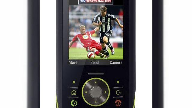 <b>Fotbal in direct pe telefonul mobil prin Sky</b>Sky va lansa 24-7 Football, un nou serviciu care va transmite meciuri din Premiership si Champions League pe telefoanele mobile. Sky a facut echipa cu NGN, publisherul lui The Sun, pentru a lansa acest serviciu, care va oferi publicului cele mai "tari"...