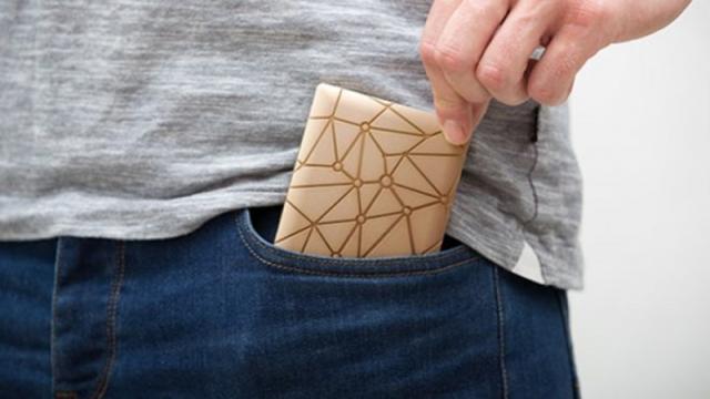 <b>Sirius A este un mini PC cu Windows 10 ce vine cu o grămadă de porturi - proiect finanţat deja complet pe Indiegogo; Soseşte în 2017</b>Pe platforma de crowdfunding Indiegogo a fost prezentat și mini PC-ul Sirius A - un model foarte compact ce rulează sistemul de operare Windows 10 și care vine la pachet cu o mulțime de porturi. Acest PC a obținut deja toată finanțarea de care avea 