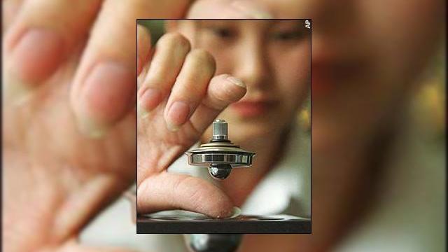 <b>Levitatia descoperita in sfarsit?!</b>Se pare ca fizicienii au rezolvat in sfarsit misterul levitatiei, realizand metoda ideala de a face obiectele (poate chiar si oamenii) sa pluteasca in aer. Lasand la o parte conceptul din seria Star Wars, chiar exista "Forta", acel fenomen ciudat care...