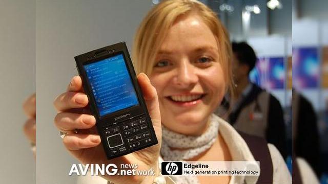 <b>Bluebird lanseaza Pidion BM-500</b>Pentru cei care vor sa cumpere un telefon PDA din Coreea, exista acum optiunea numita Pidion BM-500, terminal oferit de Bluebird si prezent in urmatoarea imagine: Specificatiile sale sunt destul de impresionante, printre ele numarandu-se conectivitate...