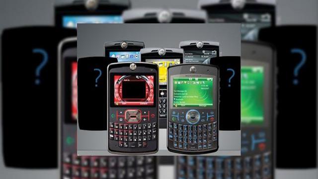 <b>Noi terminale Motorola Q, pe lista de asteptare</b>Pe langa feature-urile terminalelor Motorola Q9m si Q9h, noul site promotional Moto Q9 prezinta o serie de telefoane din seria Q, neanuntate inca. Modelele Q9m si Q9h sunt flancate de doua siluete innegrite, in cadrul site-ului mentionat anterior. Se...