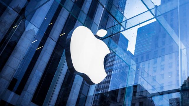 <b>Veniturile Apple scad cu 9% în anul fiscal 2016, comparativ cu anul trecut; primul declin înregistrat după aproximativ 15 ani</b>Din câte se pare, anul 2016 nu este unul tocmai fericit pentru Apple și asta pentru că după aproximativ 15 ani compania înregistrează primul declin al veniturilor obținute. Totul are de-a face cu vânzările mai mici de terminale iPhone, publicul având