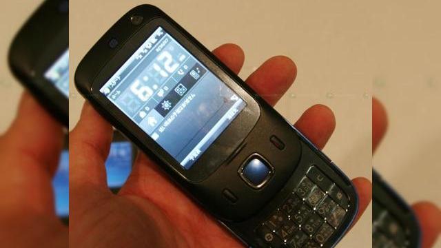 <b>HTC HT1110 (Nike) disponibil prin DoCoMo</b>Iata ca HTC HT1110, cunoscut si ca Nike sau sliderul Touch II care ruleaza Windows Mobile 6 Professional, este acum disponibil prin intermediul DoCoMo. Acest handset FOMA suporta HSDPA si GSM pentru optiunile de roaming international, fiind de asemenea...