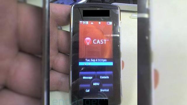 <b>Poze top secret cu LG VX10000 si VX8800</b>Iata ca avem o surpriza placuta pentru fanii celebrelor spyshoturi, imagini in premiera cu telefoanele cele mai asteptate ale momentului. Cele mai noi terminale mobile de la LG, VX10000 si VX8800 ni se prezinta in toata splendoarea lor: Cele doua...