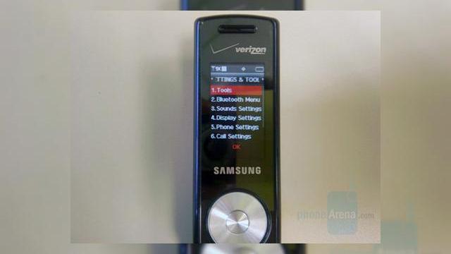 <b>Samsung U470 prins in actiune</b>Cu cateva zile in urma site-urile de specialitate faceau speculatii in legatura cu o posibila imagine falsa reprezentand noul Samsung SGH-U470 si iata-l acum, dezvaluindu-se publicului in toata splendoarea sa. Evident o persoana priceputa ar fi putut sa...