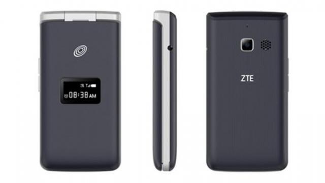 <b>ZTE lansează smartphone-ul cu clapetă Cymbal-T; terminal de buget cu preț de 99.99 dolari</b>Pe piața din SUA debutează astăzi smartphone-ul ZTE Cymbal-T, handset ce vine cu dotări modeste la un preț de doar 99.99 dolari. Primim un display tactil de 3.5 inch, un procesor quad-core Qualcomm Snapdragon 210, 1 GB memorie RAM și o cameră foto de