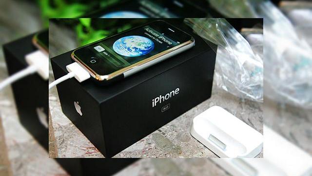 <b>Apple anuleaza garantia pentru iPhone-urile hackuite</b>Nu putem prezice ca Apple va incepe o campanie impotriva celor care isi modifica iPhone-ul, fie prin metoda software sau hardware, dar totusi exista cel putin un caz in care a fost refuzat service-ul pentru un astfel de telefon. Conform unui raport...