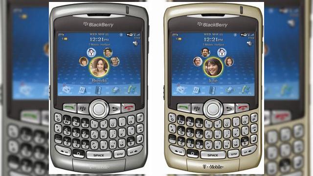 <b>T-Mobile a anuntat varianta lui BlackBerry Curve cu WiFi</b>RIM au decis ca ar fi cazul sa imbunatateasca deja performantul BlackBerry 8300 Curve, adaugandu-i GPS sau Wi-Fi (in functie de operator) si transformandu-l intr-un model upgradat cu numele 8310 sau 8320. T-Mobile a anuntat astazi lansarea variantei 8320,...