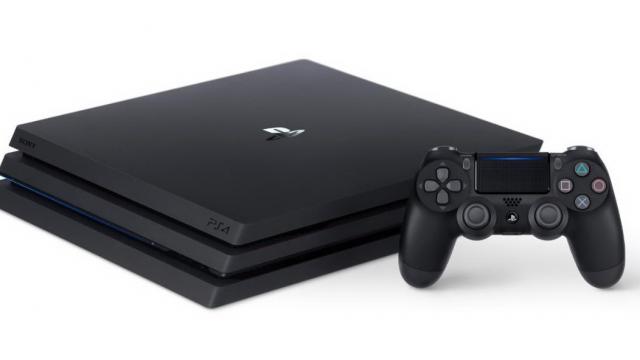 <b>Turul Magazinelor #62: PlayStation 4 Pro e aici, cu accesorii şi jocuri la pachet, încărcătoare rapide şi un trepied flexibil pentru telefon</b>A venit şi ziua cea mare şi gamerii scapă în sfârşit de complexul lui 900p pentru consolele PlayStation conectate la TV. Se înteţeşte cursa dintre console şi PC-uri, care deja beneficiau de gaming 4K şi la nivel de laptop, iar PS4 Pro e acum disponibil..
