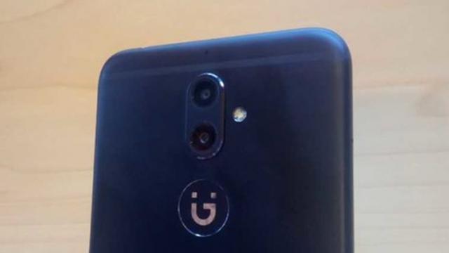 <b>Gionee S9, telefon cu cameră duală apare în fotografii reale, ar putea avea un echivalent Allview în curând</b>Următorul smartphone pe care chinezii de la Gionee se pregătesc să îl aducă pe piață este modelul Gionee S9, terminal cu cameră duală la pachet. Acesta a fost certificat de curând de către agenția chineză TENAA, semn că lansarea sa oficială se apropie