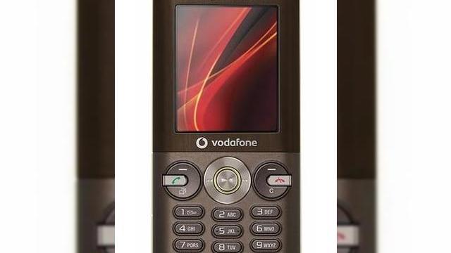 <b>Sony Ericsson prezinta telefonul V640i</b>Sony Ericsson tocmai a anuntat cel mai nou telefon mobil al sau, V640i, un music phone stilat, cu o serie originala de feature-uri, disponibil exclusiv prin Vodafone pe pietele selectate de operator. Disponibil in 2 variante de culori, auriu Havana si...