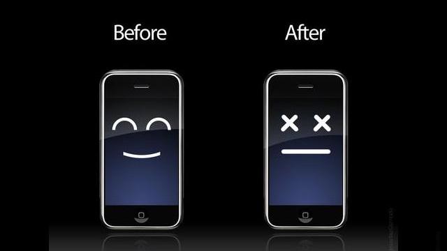 <b>De ce iPhone nu merita cumparat!</b>La 3 luni dupa lansarea lui iPhone, telefonul a comis o "sinucidere" virtuala, prin lansarea noului firmware, versiunea 1.1.1, care a devenit disponibila cu cateva zile in urma. Practic, toate aplicatiile utile third party folosite pe acest terminal pana...