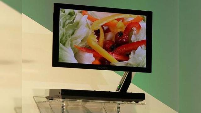 <b>Sony va lansa primul televizor OLED ultra-subtire</b>Sony a anuntat ca va lansa un televizor ultra-subtire cu ecran plat in Decembrie, primul televizor din lume bazat pe tehnologia OLED. Modelul va incerca sa se impuna pe o piata de 82 de miliarde de dolari, dominata de modele LCD si plasma. Panourile OLED...