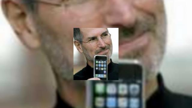 <b>O femeie da in judecata Apple pentru ca a ieftinit iPhone</b>O newyorcheza a fost atat de deranjata de ieftinirea telefonului produs de Apple cu 200 de dolari, incat a dat in judecata compania, cerand 1 milion de dolari daune. Apple a micsorat pretul terminalului sau mobil pe 5 septembrie si a anuntat ca nu va mai...