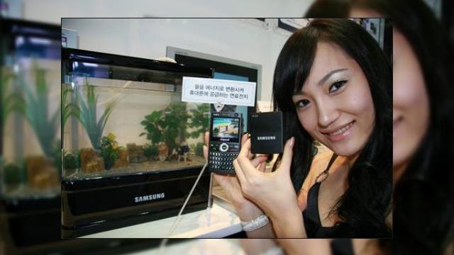 <b>Telefonul mobil pe baza de ...apa</b>Sa uitam de bateriie Li-Ion, avand in vedere ca, dupa parerea oamenilor de stiinta, incepand cu anul 2010 vom folosi telefoane care functioneaza pe baza de apa. Samsung a reusit sa creeze o celula de micro-combustibil si un generator pe baza de hidrogen,...