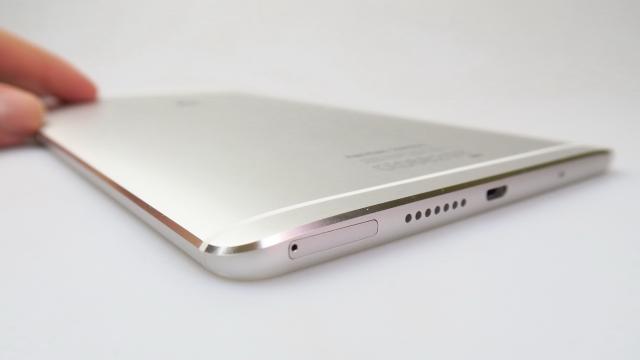 <b>Huawei MediaPad M3: Multimedia Harman/Kardon, cu performanţă perfectă</b>Nu am testat noi foarte multe tablete în ultima vreme, dar am testat foarte multe telefoane, unele cu pretenţie de music phone, de iPod Killer, unele Walkman şi altele cu acustica B&O. Huawei a ales ruta Harman/Kardon, firmă care îşi vede tehnologia şi..