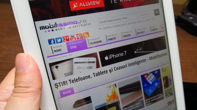 <b>Teclast X98 Plus II: Conectivitate cu thumbs down la WiFi, varietate binevenită</b>Pentru că am testat în tandem tabletele Chuwi Hi12 şi Teclast X98 Plus II e inevitabil să nu le tot comparăm. Dacă Chuwi stătea excelent la conectivitate, ba mai şi plusa cu două porturi full USB, din care unul e un USB 3.0, ei bine Teclast are o..