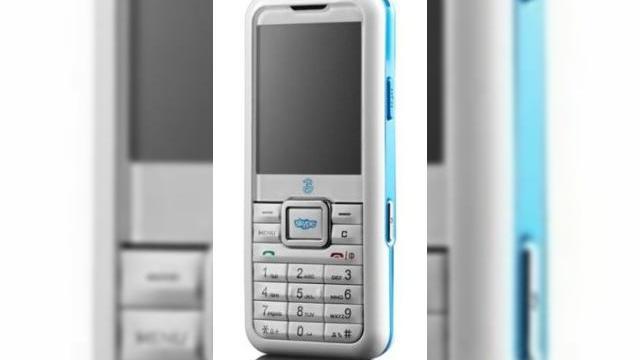 <b>Telefonul Skype anuntat oficial! Bun venit in lumea apelurilor gratuite!</b>In sfarsit nu veti mai avea nevoie de un PC pentru a efectua apeluri gratuite, avand in vedere ca 3 Skypephone a fost in sfarsit anuntat oficial. Avem de-a face cu un terminal mobil stilat, care permite utilizatorilor sai sa initieze apeluri, sa trimita...