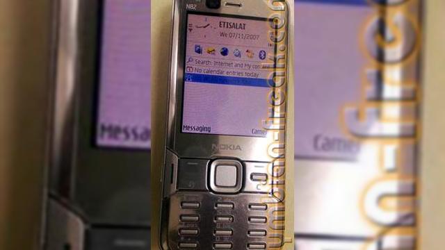 <b>Nokia N82 depistat in public</b>In plina isterie Google Phone nu putem invinui pasionatii domeniului IT si fanii telefoanelor de top daca au uitat deja despre noile modele Nokia. Printre acestea se numara si N82, terminal care deja a fost depistat in public si a carui imagine o puteti...