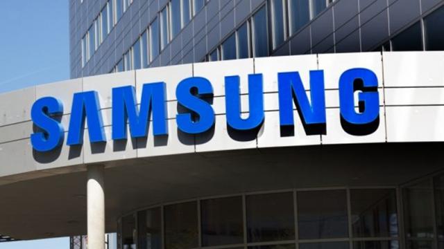 <b>Samsung ia în calcul divizarea în două a companiei, aducând investitorilor mai mulţi bani</b>Din câte aflăm astăzi, s-ar părea că Samsung ia în calcul posibilitatea de a diviza compania în două - asta cu scopul de a aduce mai mulți bani investitorilor. 