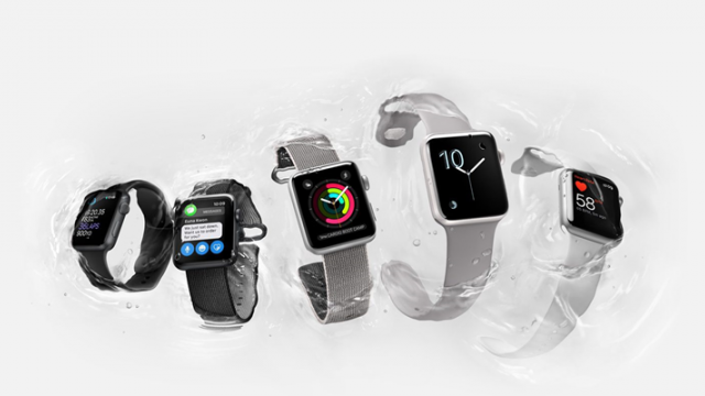 <b>Tim Cook afirmă că Apple Watch s-a vândut ca pâinea caldă în perioada sărbătorilor americane</b>Black Friday a reprezentat pentru Apple o oportunitate uriașă de a obține vânzări serioase și din câte se pare în centrul atenției s-a aflat chiar ceasul inteligent Apple Watch. Acest dispozitiv s-a vândut în perioada sărbătorilor americane ca pâinea cald