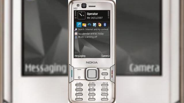 <b>S-a lansat Nokia N82!</b>In sfarsit mult-asteptatul telefon N82 al celor de la Nokia a fost lansat, dupa o serie de zvonuri si imagini mereu "in premiera" care ne-au parvenit de-a lungul perioadei cand lansarea handsetului era incerta. Se pare ca zvonurile au fost destul de...