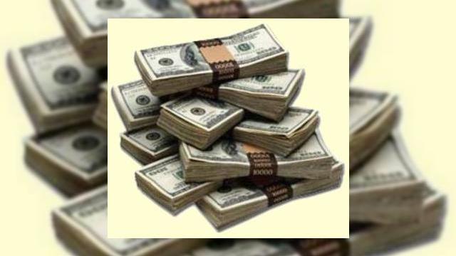 <b>Profituri mai mari cu 36% pentru operatorii de telefonie mobila pana in 2010</b>Conform The Money Channel operatorii de telefonie vor castiga cu 36.8% mai mult in 2010 fata anul trecut, atingand suma de 10.4 miliarde lei, dupa cum se arata in raportul ANRCTI. &nbsp; &nbsp; In 2006, operatorii locali au inregistrat venituri de 7.6...