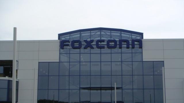 <b>Foxconn şi Pegatron înregistrează venituri mixte în luna noiembrie, cu creşteri faţă de luna trecută, dar scăderi faţă de 2015</b>După cum aflăm astăzi prin intermediul unui raport al celor de la DigiTimes, Foxconn și Pegatron au înregistrat venituri mixte în luna noiembrie a acestui an, venituri mai mari decât cele înregistrate luna trecută, dar mai mici atunci când sunt comparate