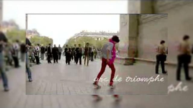 <b>Samsung da lovitura cu reclama sa europeana!</b>Se pare ca viitorul advertisingului nu este unul stralucitor si scump, ci unul al emotiilor, de vreme ce Samsung a dat lovitura cu clipul promotional pe care il puteti admira dand click pe imaginea urmatoare: &nbsp; Putem vedea oameni normali, europeni,...