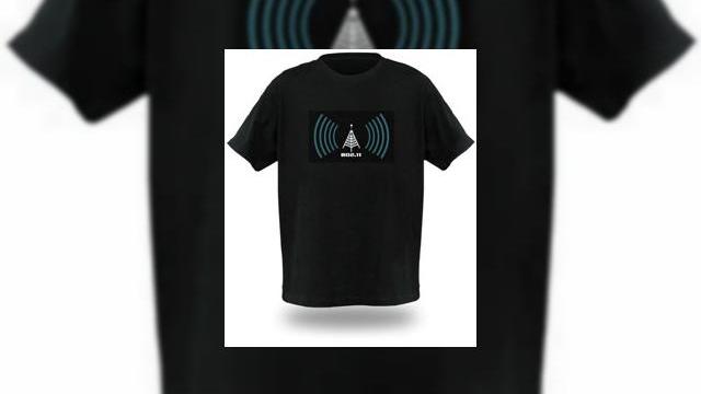 <b>Tricoul care detecteaza conexiuni Wi-Fi!</b>In cazul in care deja va ganditi la cadourile perfecte de Craciun, va oferim o sugestie, reprezentata de acest original tricou detector de conexiuni Wi-Fi: Tricoul Wi-Fi este disponibil prin intermediul celor de la Thinkgeek.com si nu este doar aratos, ci...